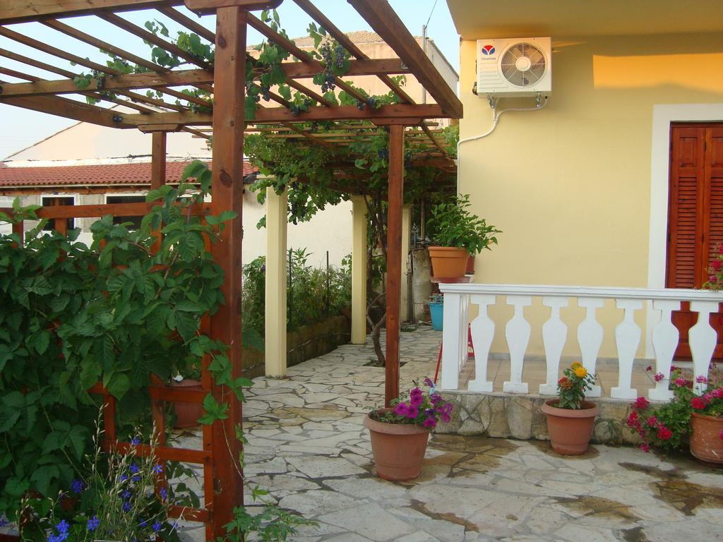 Apartment Victoria Agios Georgios  Exterior foto